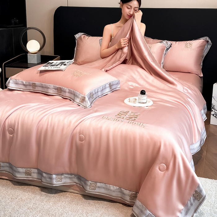 91家纺网 家纺一手货源 找家纺 露梦家纺 2026新款初夏水洗真丝夏被四件套 初夏-胭脂粉