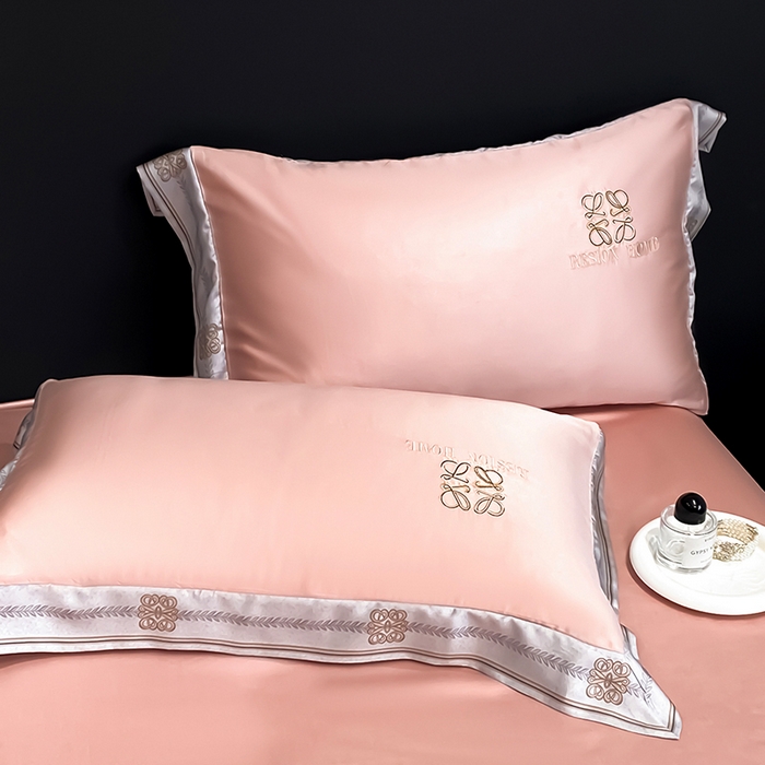 91家纺网 家纺一手货源 找家纺 露梦家纺 2026新款初夏水洗真丝夏被四件套 初夏-胭脂粉