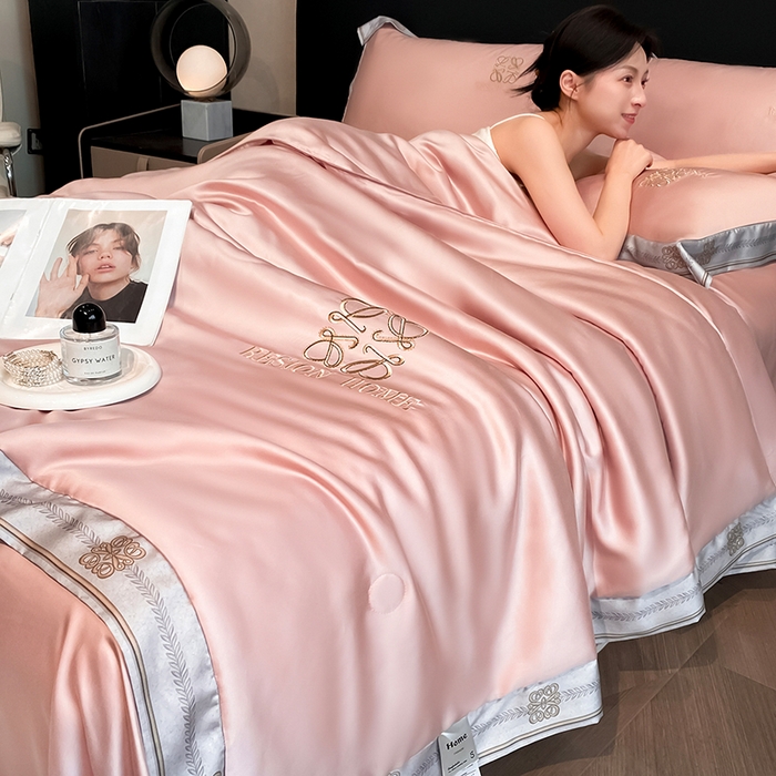 91家纺网 家纺一手货源 找家纺 露梦家纺 2026新款初夏水洗真丝夏被四件套 初夏-胭脂粉