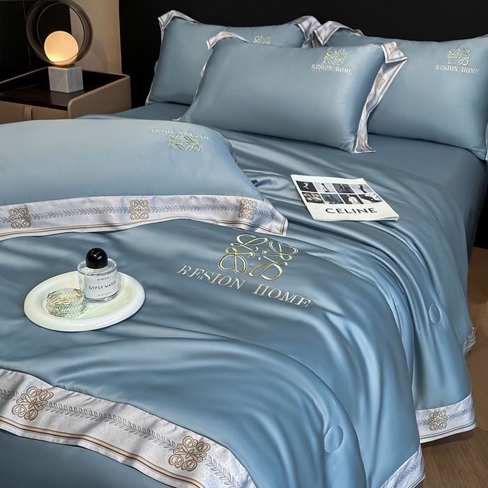 91家纺网 家纺一手货源 找家纺 露梦家纺 2026新款初夏水洗真丝夏被四件套 初夏-月光蓝