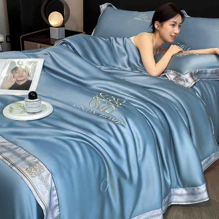 91家纺网 家纺一手货源 找家纺 露梦家纺 2026新款初夏水洗真丝夏被四件套 初夏-月光蓝