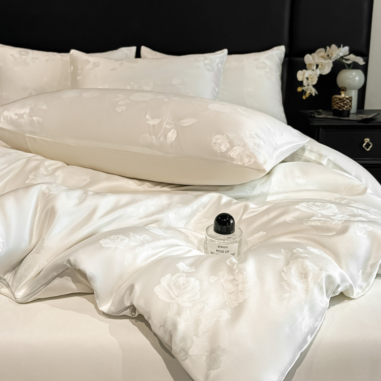 91家纺网 家纺一手货源 找家纺 顺兴家居 2026新款提花水洗真丝四件套 喜花市-米白