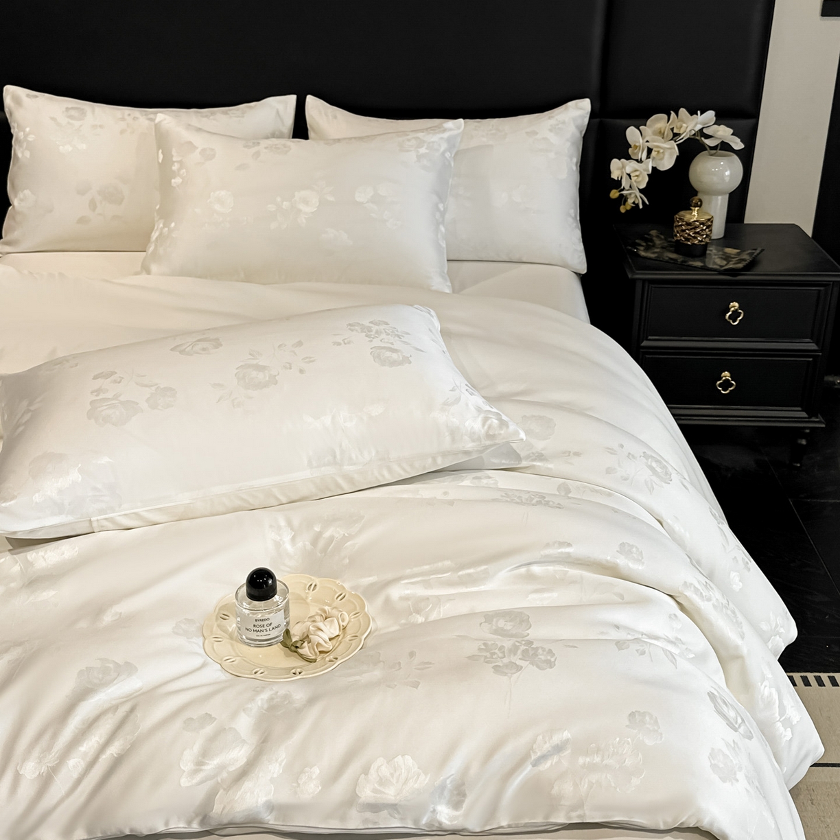 91家纺网 家纺一手货源 找家纺 顺兴家居 2026新款提花水洗真丝四件套 喜花市-米白