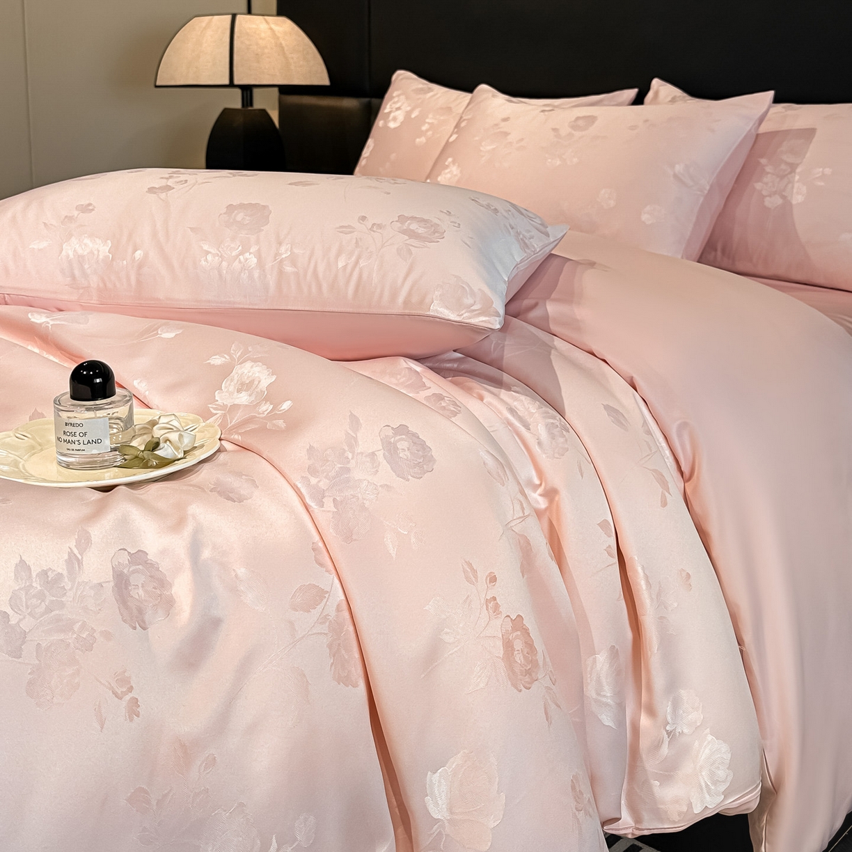 91家纺网 家纺一手货源 找家纺 顺兴家居 2026新款提花水洗真丝四件套 喜花市-粉玉