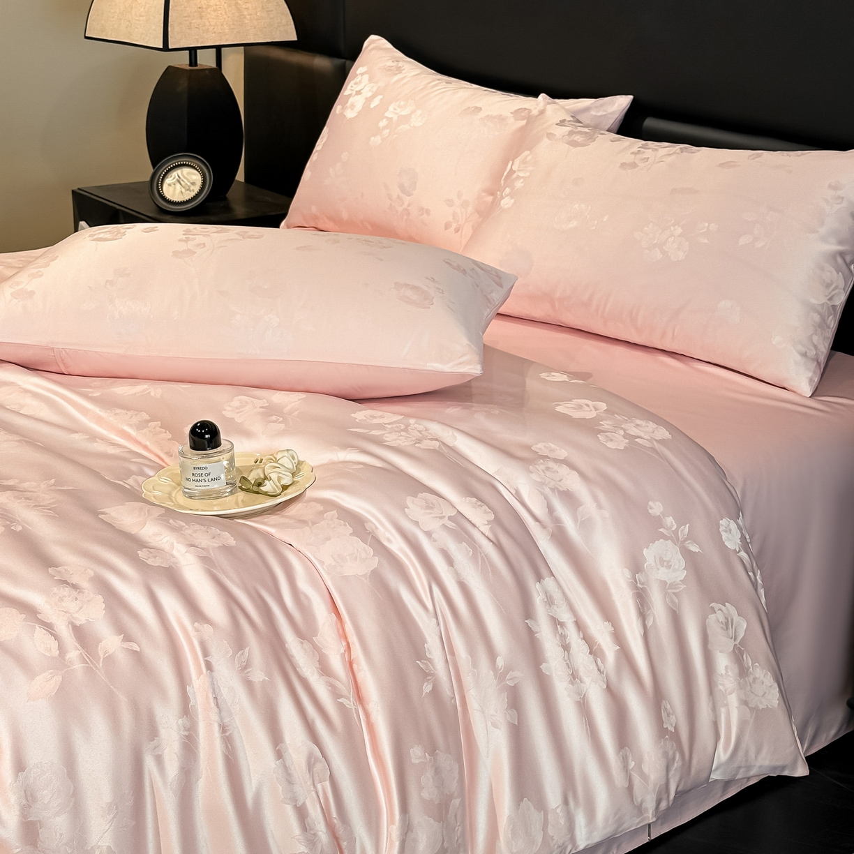 91家纺网 家纺一手货源 找家纺 顺兴家居 2026新款提花水洗真丝四件套 喜花市-粉玉