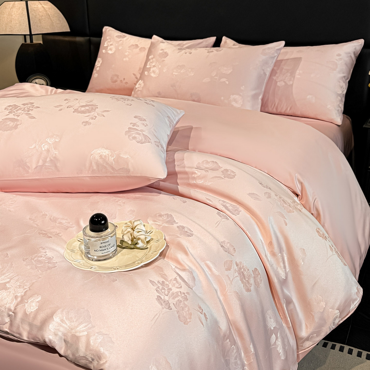 91家纺网 家纺一手货源 找家纺 顺兴家居 2026新款提花水洗真丝四件套 喜花市-粉玉