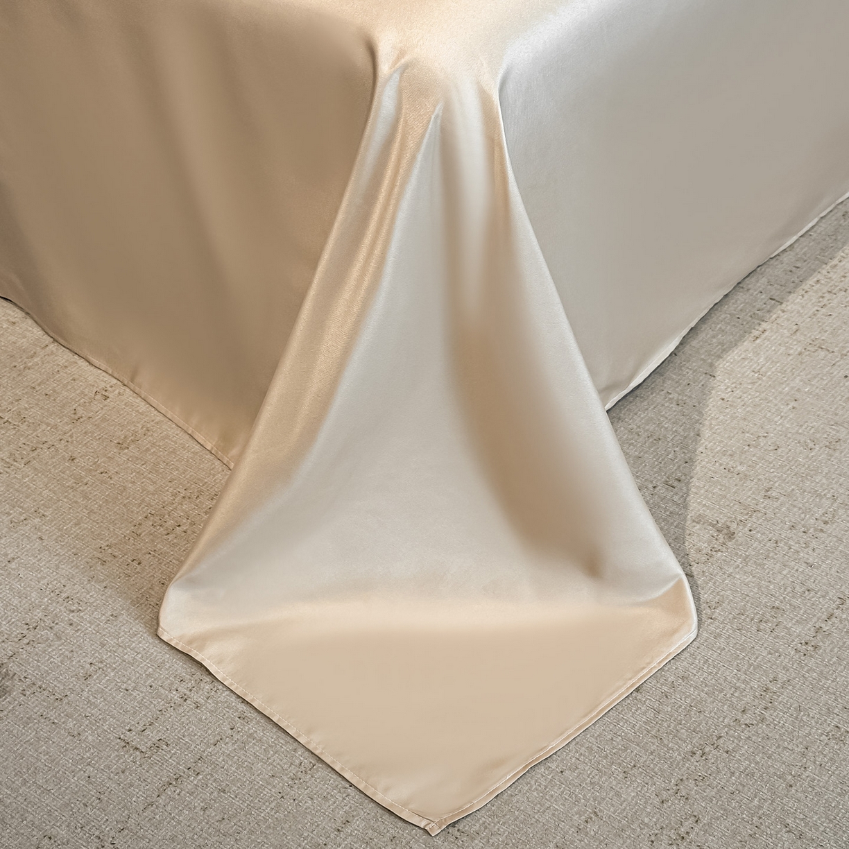 91家纺网 家纺一手货源 找家纺 顺兴家居 2026新款提花水洗真丝四件套 雾中花影-香槟