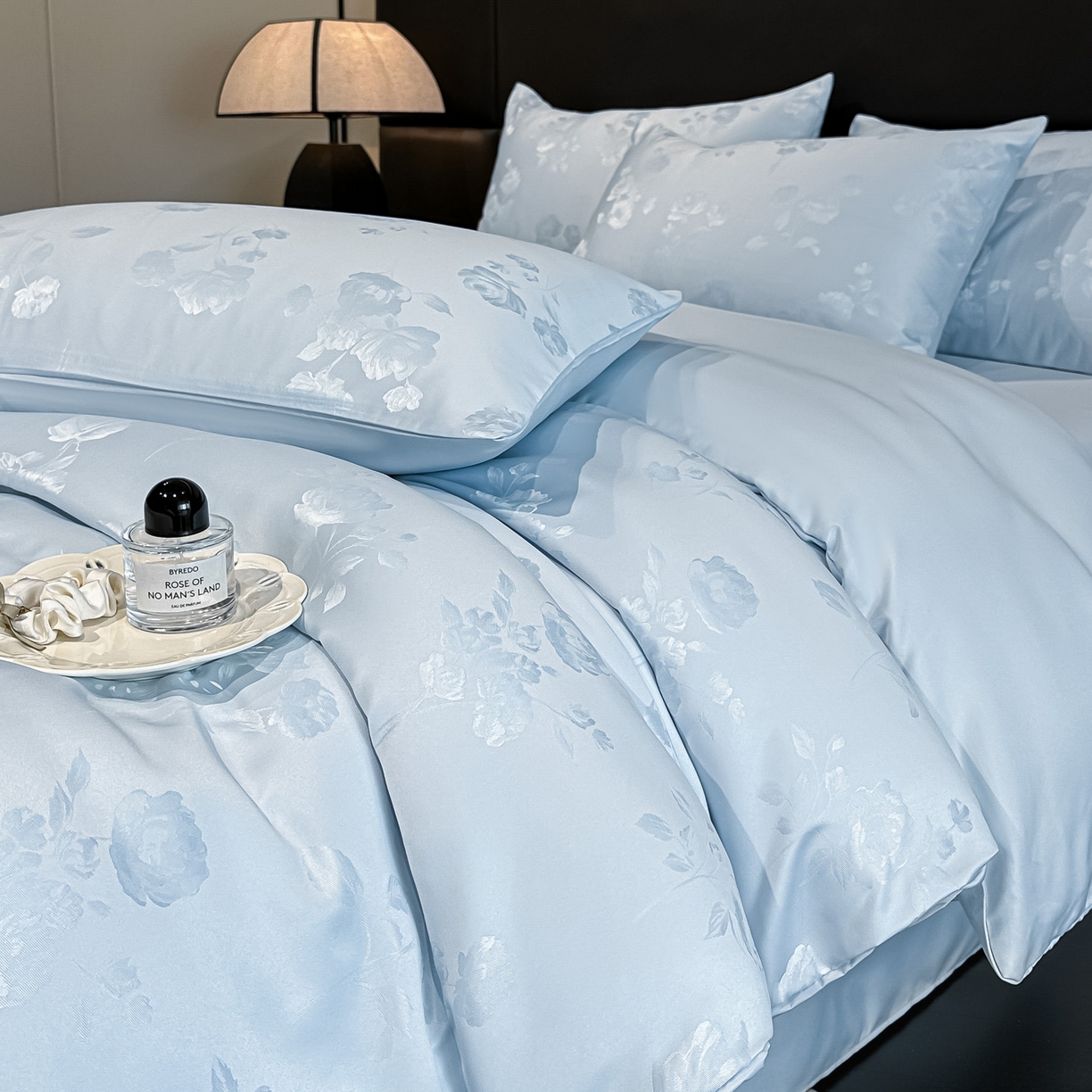 91家纺网 家纺一手货源 找家纺 顺兴家居 2026新款提花水洗真丝四件套 喜花市-天蓝