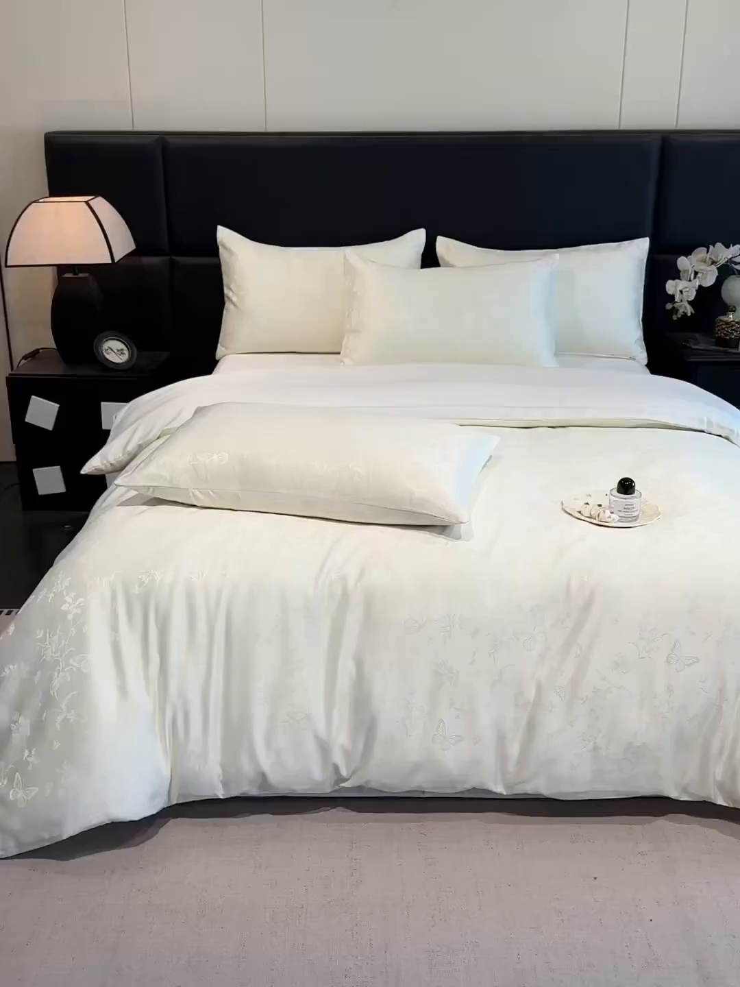 91家纺网 家纺一手货源 找家纺 顺兴家居 2026新款提花水洗真丝四件套 雾中花影-米白