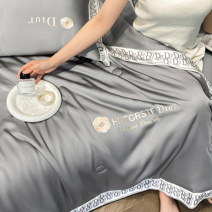 91家纺网 家纺一手货源 找家纺 （总）露梦家纺 2026新款安迪水洗真丝夏被四件套