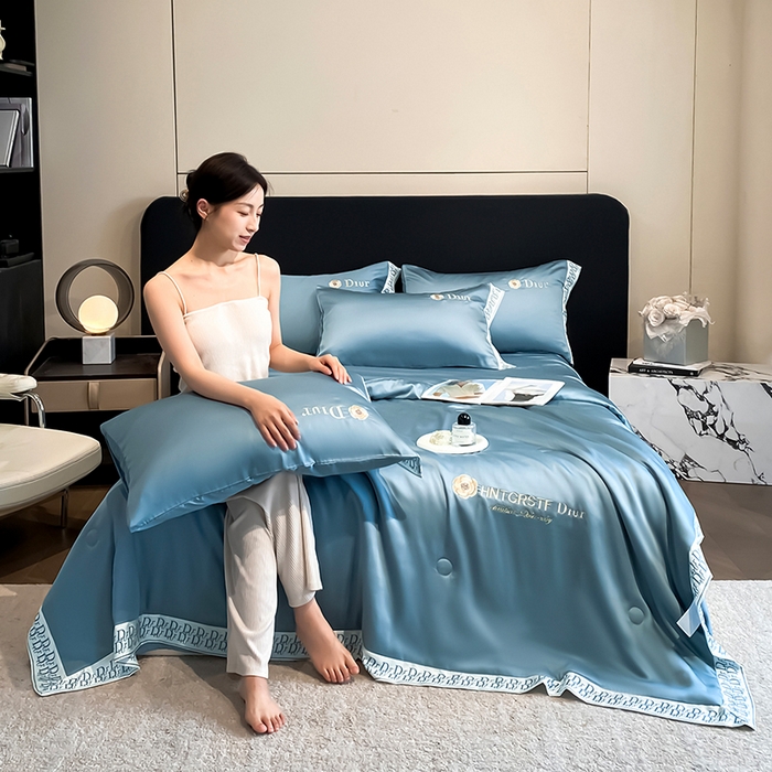 91家纺网 家纺一手货源 找家纺 露梦家纺 2026新款安迪水洗真丝夏被四件套 安迪-摩卡蓝