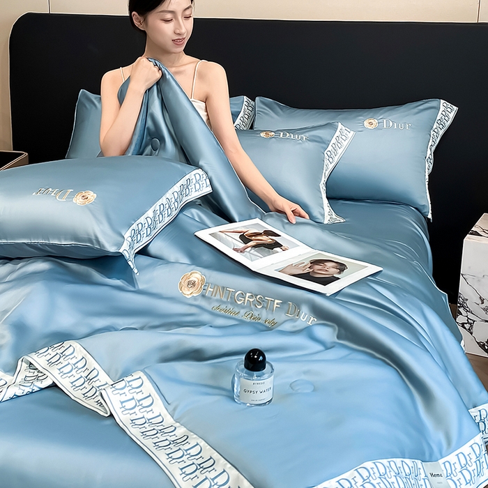 91家纺网 家纺一手货源 找家纺 露梦家纺 2026新款安迪水洗真丝夏被四件套 安迪-摩卡蓝