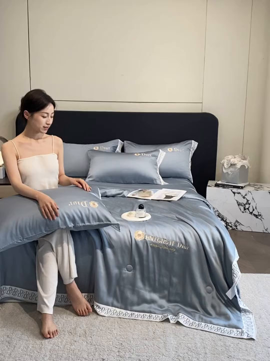 91家纺网 家纺一手货源 找家纺 露梦家纺 2026新款安迪水洗真丝夏被四件套 安迪-摩卡蓝