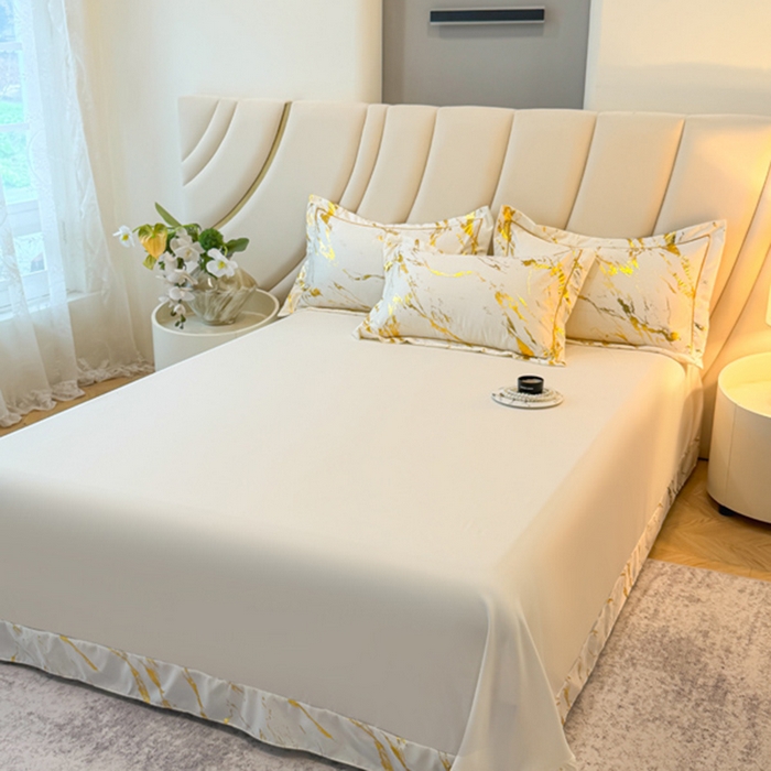 91家纺网 家纺一手货源 找家纺 棠颂家纺 2026新款直播热款沐光天丝烫金四件套吊边床单一字绣（礼盒款） 鎏金岁月-白金