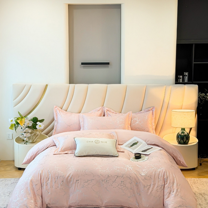 91家纺网 家纺一手货源 找家纺 棠颂家纺 2026新款直播热款沐光天丝烫金四件套吊边床单一字绣（礼盒款） 樱落星河