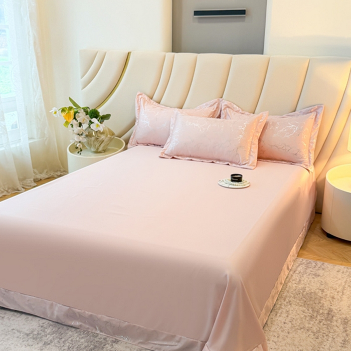 91家纺网 家纺一手货源 找家纺 棠颂家纺 2026新款直播热款沐光天丝烫金四件套吊边床单一字绣（礼盒款） 樱落星河