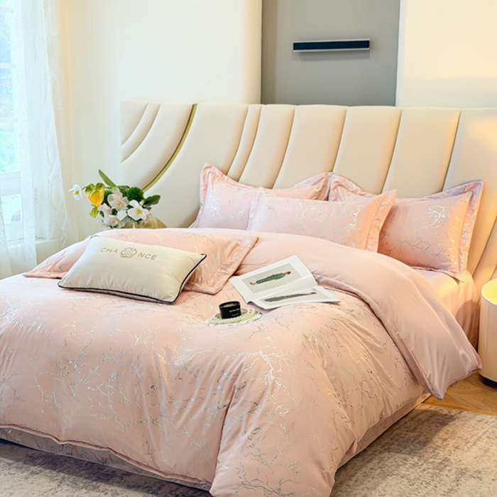 91家纺网 家纺一手货源 找家纺 棠颂家纺 2026新款直播热款沐光天丝烫金四件套吊边床单一字绣（礼盒款） 樱落星河