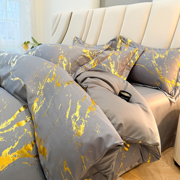 91家纺网 家纺一手货源 找家纺 棠颂家纺 2026新款直播热款沐光天丝烫金四件套吊边床单一字绣（礼盒款） 鎏金岁月-星辰灰