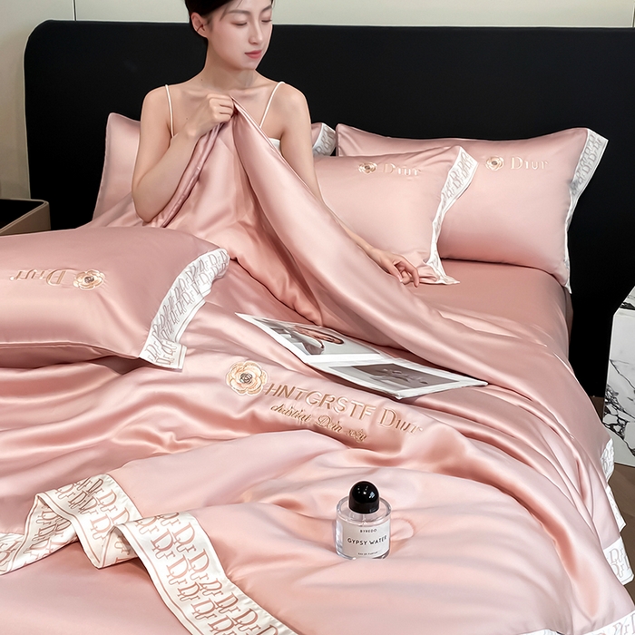 91家纺网 家纺一手货源 找家纺 露梦家纺 2026新款安迪水洗真丝夏被四件套 安迪-胭脂粉