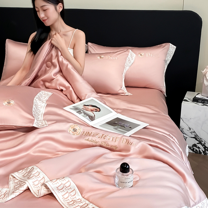 91家纺网 家纺一手货源 找家纺 露梦家纺 2026新款安迪水洗真丝夏被四件套 安迪-胭脂粉