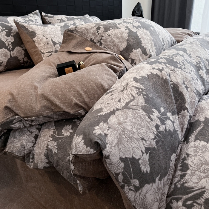 91家纺网 家纺一手货源 找家纺 圣比熊 2026春夏新款A类原麻纽扣四件套加厚被套床单宿舍双人床仿亚麻套件-最新款 浮绘花影-白