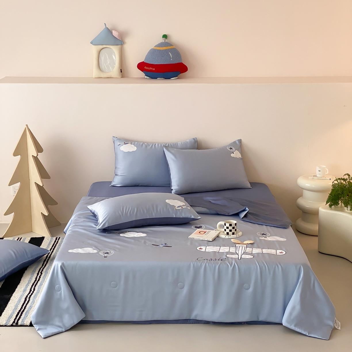 91家纺网 家纺一手货源 找家纺 （总）曼布缇 2026春夏新款60S兰精天丝绣花款夏被四件套-翱翔