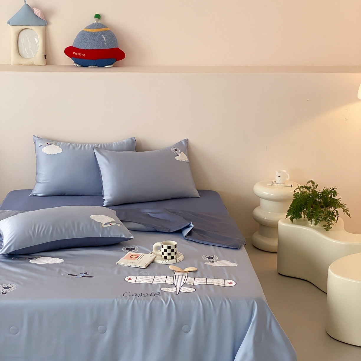 91家纺网 家纺一手货源 找家纺 （总）曼布缇 2026春夏新款60S兰精天丝绣花款夏被四件套-翱翔