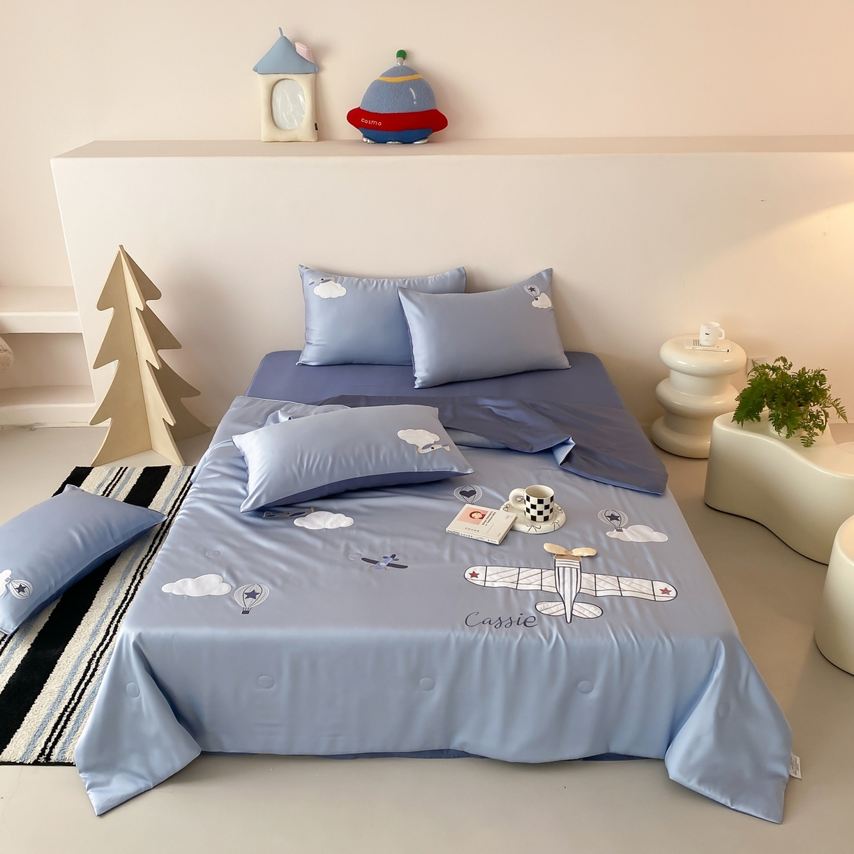 91家纺网 家纺一手货源 找家纺 （总）曼布缇 2026春夏新款60S兰精天丝绣花款夏被四件套-翱翔