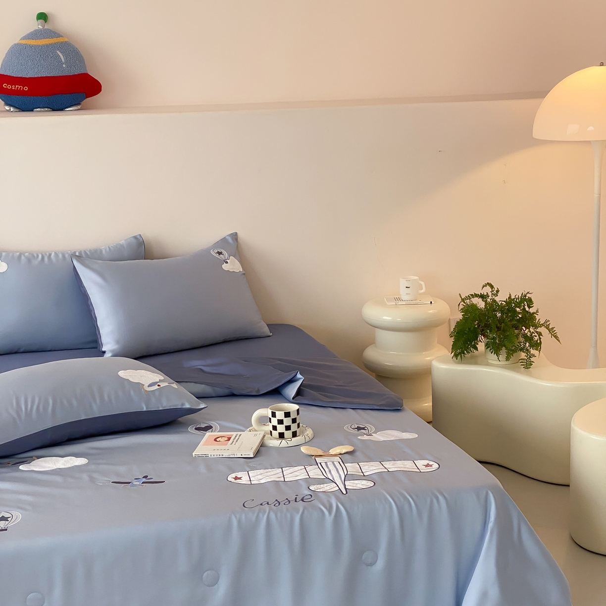 91家纺网 家纺一手货源 找家纺 （总）曼布缇 2026春夏新款60S兰精天丝绣花款夏被四件套-翱翔