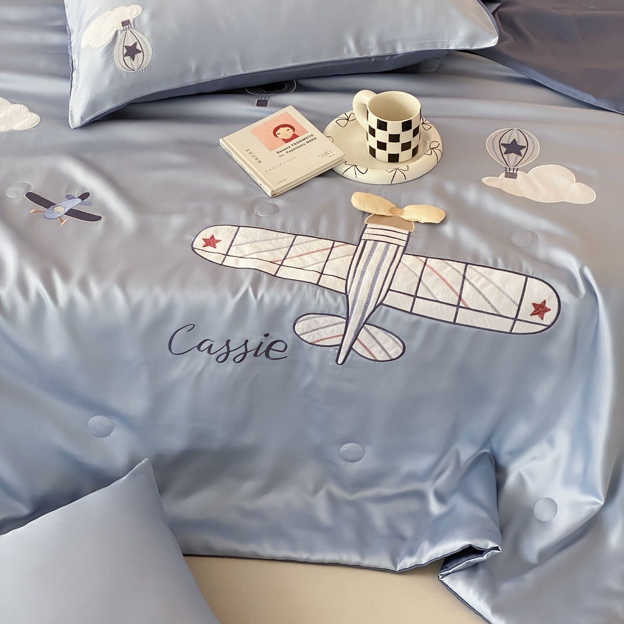 91家纺网 家纺一手货源 找家纺 （总）曼布缇 2026春夏新款60S兰精天丝绣花款夏被四件套-翱翔