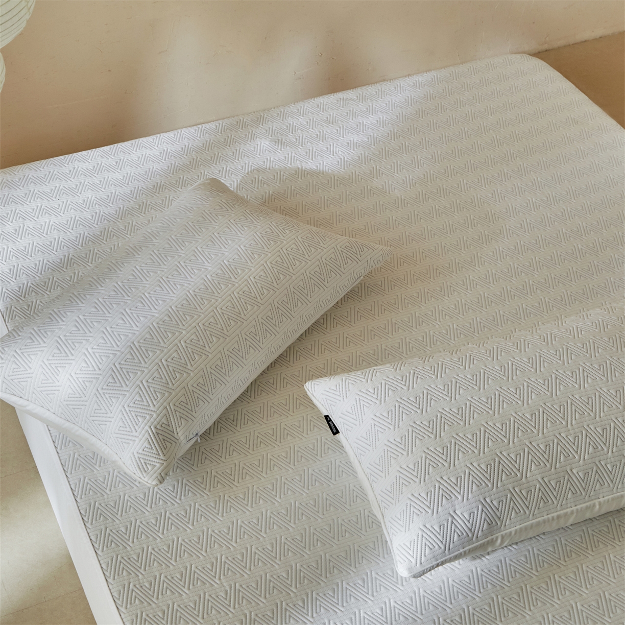 91家纺网 家纺一手货源 找家纺 傲蕾良品  2026新款出口韩国高分子冰丝软凉席【床笠&平铺款】 三角纹