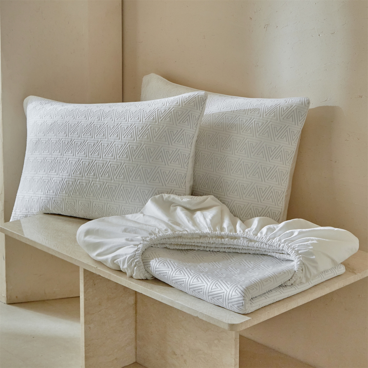 91家纺网 家纺一手货源 找家纺 傲蕾良品  2026新款出口韩国高分子冰丝软凉席【床笠&平铺款】 三角纹