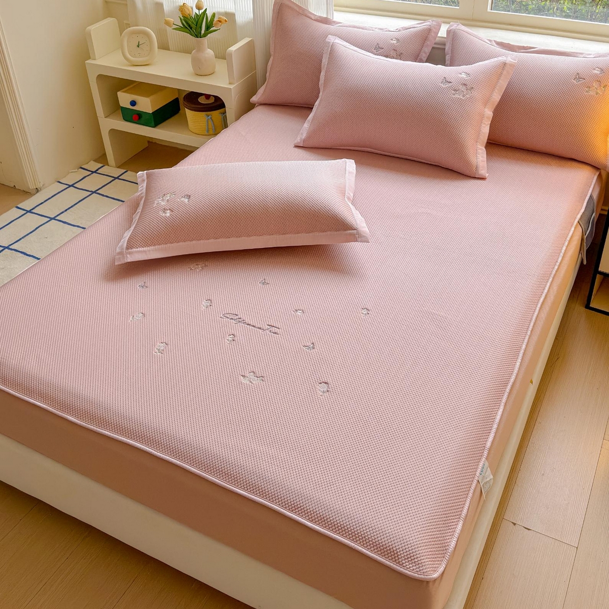 91家纺网 家纺一手货源 找家纺 （总）席匠 2026新款直角包边绣花玫瑰床笠款凉席席子凉席三件套