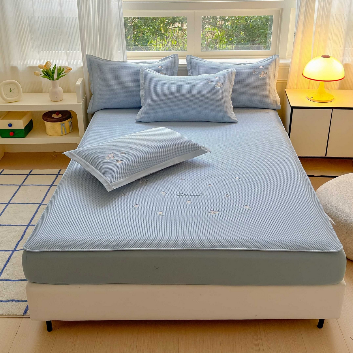 91家纺网 家纺一手货源 找家纺 席匠 2026新款直角包边绣花玫瑰床笠款凉席席子凉席三件套 蓝色