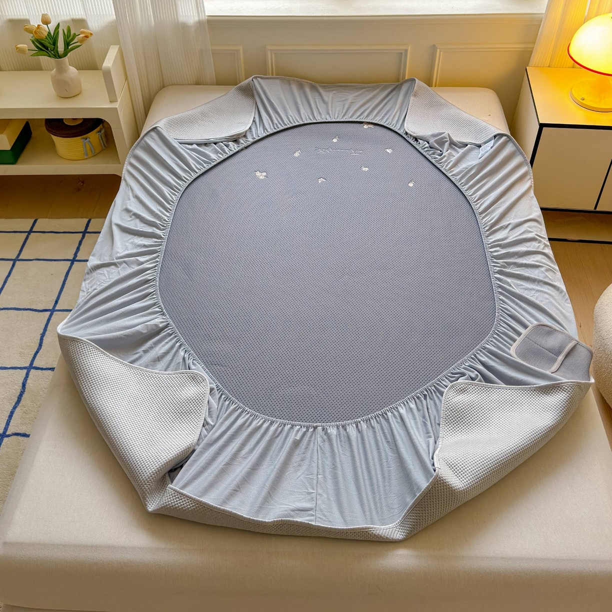 91家纺网 家纺一手货源 找家纺 席匠 2026新款直角包边绣花玫瑰床笠款凉席席子凉席三件套 灰色