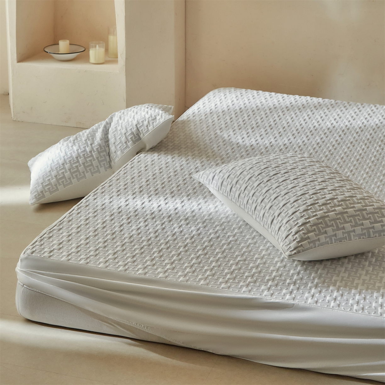 91家纺网 家纺一手货源 找家纺 傲蕾良品  2026新款出口韩国高分子冰丝软凉席【床笠&平铺款】 英文灰