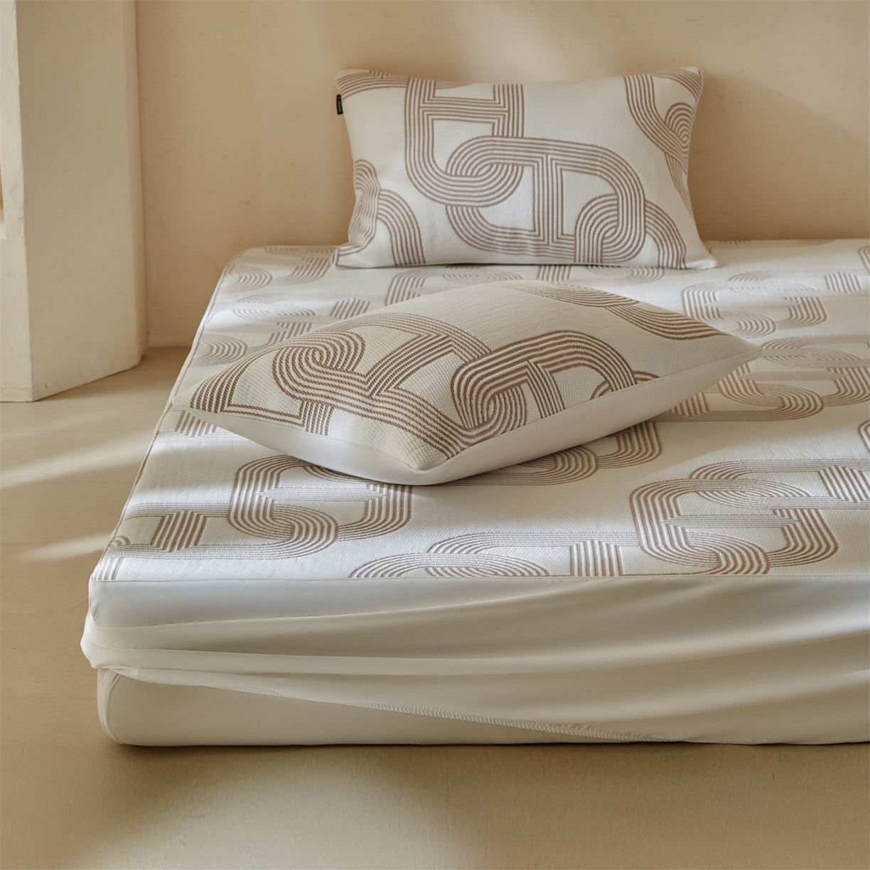 91家纺网 家纺一手货源 找家纺 傲蕾良品  2026新款出口韩国高分子冰丝软凉席【床笠&平铺款】 猪鼻子