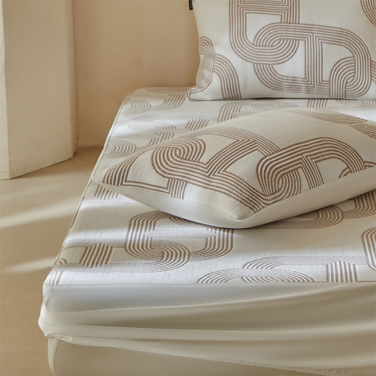 91家纺网 家纺一手货源 找家纺 傲蕾良品  2026新款出口韩国高分子冰丝软凉席【床笠&平铺款】 猪鼻子