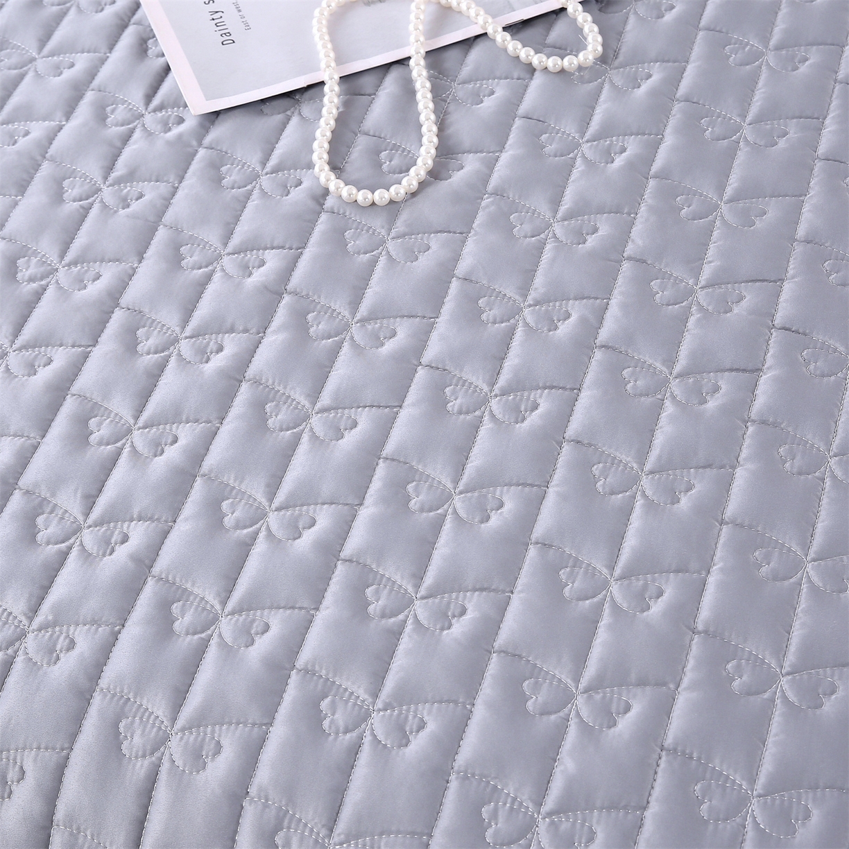 91家纺网 家纺一手货源 找家纺 提花大世界 2026新款轻奢法式蕾丝花边款丝滑水洗真丝天丝提花床单床笠床盖四件套 蝴蝶绮梦-冰川灰