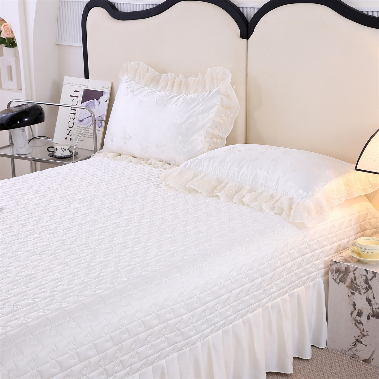 91家纺网 家纺一手货源 找家纺 提花大世界 2026新款轻奢法式蕾丝花边款丝滑水洗真丝天丝提花床单床笠床盖四件套 蝴蝶绮梦-奶霜白