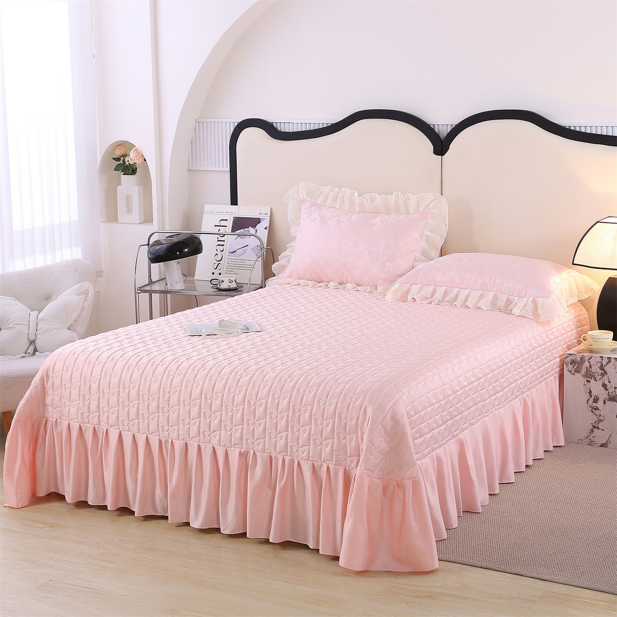 91家纺网 家纺一手货源 找家纺 提花大世界 2026新款轻奢法式蕾丝花边款丝滑水洗真丝天丝提花床单床笠床盖四件套 洛丽塔之梦-柔雾粉