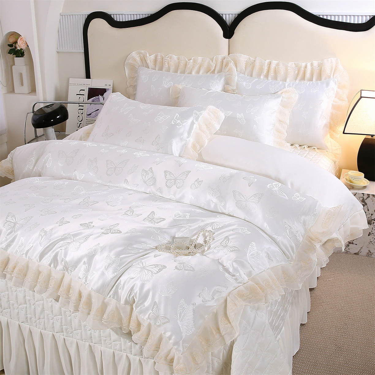 91家纺网 家纺一手货源 找家纺 提花大世界 2026新款轻奢法式蕾丝花边款丝滑水洗真丝天丝提花床单床笠床盖四件套 蝴蝶绮梦-奶霜白