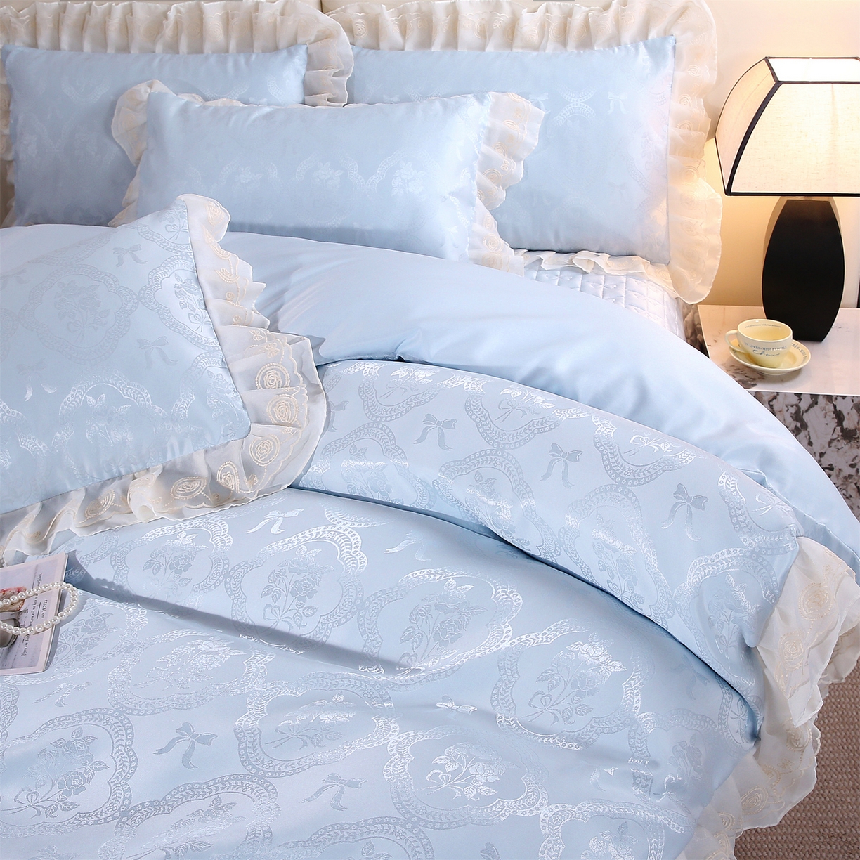 91家纺网 家纺一手货源 找家纺 提花大世界 2026新款轻奢法式蕾丝花边款丝滑水洗真丝天丝提花床单床笠床盖四件套 洛丽塔之梦-冰蓝