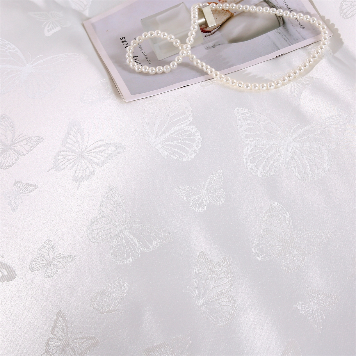 91家纺网 家纺一手货源 找家纺 提花大世界 2026新款轻奢法式蕾丝花边款丝滑水洗真丝天丝提花床单床笠床盖四件套 蝴蝶绮梦-奶霜白