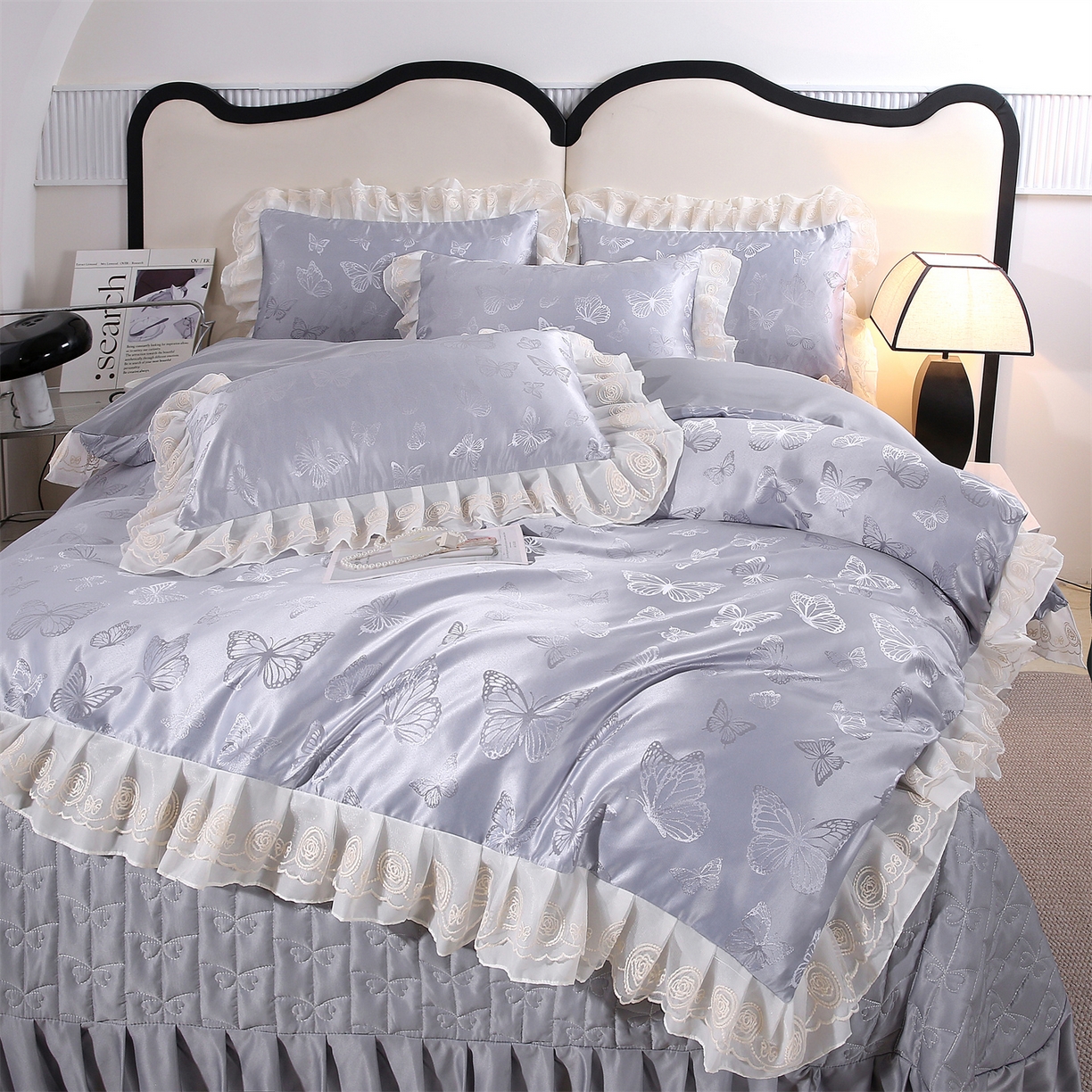 91家纺网 家纺一手货源 找家纺 提花大世界 2026新款轻奢法式蕾丝花边款丝滑水洗真丝天丝提花床单床笠床盖四件套 蝴蝶绮梦-冰川灰