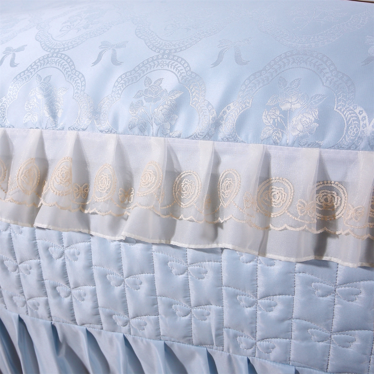 91家纺网 家纺一手货源 找家纺 提花大世界 2026新款轻奢法式蕾丝花边款丝滑水洗真丝天丝提花床单床笠床盖四件套 洛丽塔之梦-冰蓝