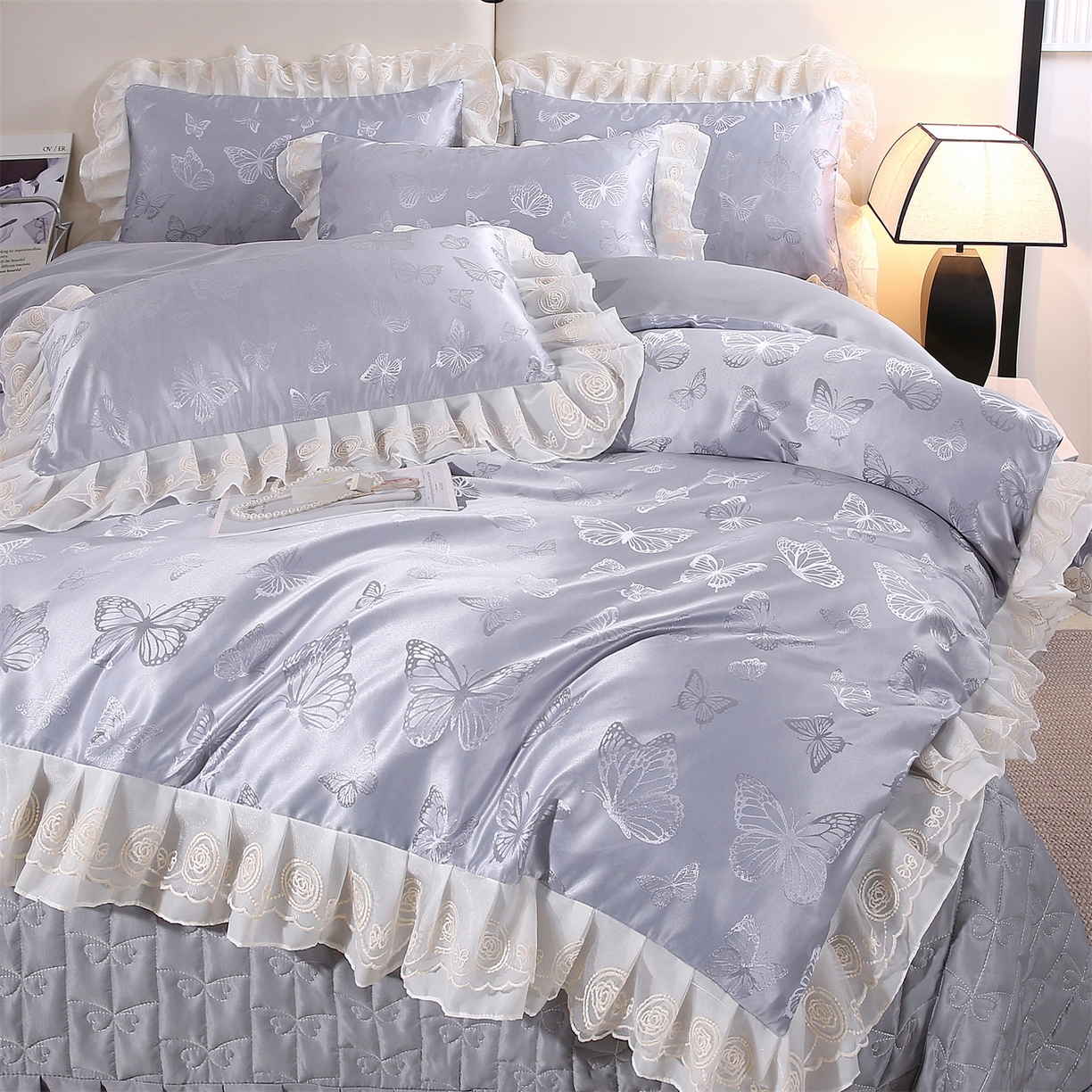 提花大世界 2026新款轻奢法式蕾丝花边款丝滑水洗真丝天丝提花床单床笠床盖四件套 蝴蝶绮梦-冰川灰