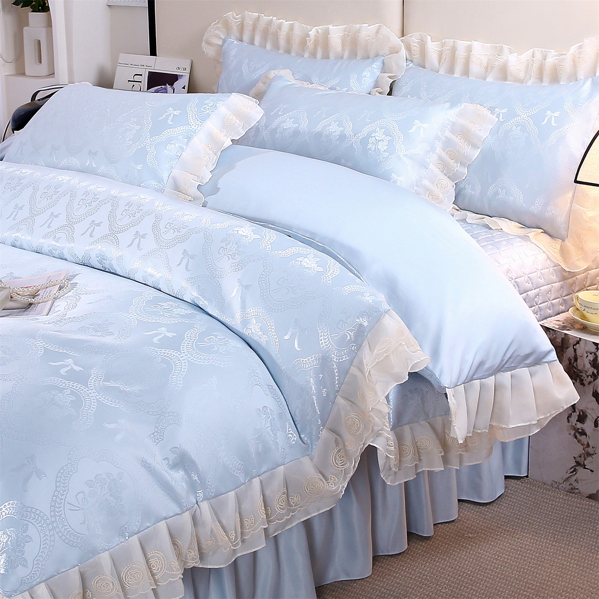 91家纺网 家纺一手货源 找家纺 提花大世界 2026新款轻奢法式蕾丝花边款丝滑水洗真丝天丝提花床单床笠床盖四件套 洛丽塔之梦-冰蓝