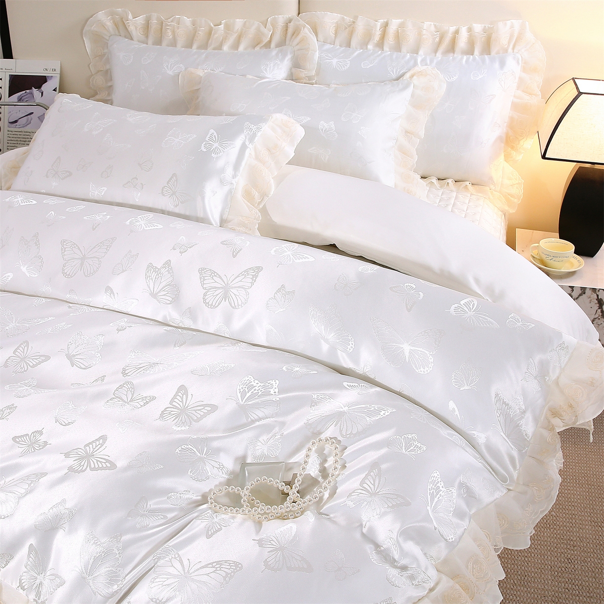 91家纺网 家纺一手货源 找家纺 提花大世界 2026新款轻奢法式蕾丝花边款丝滑水洗真丝天丝提花床单床笠床盖四件套 蝴蝶绮梦-奶霜白