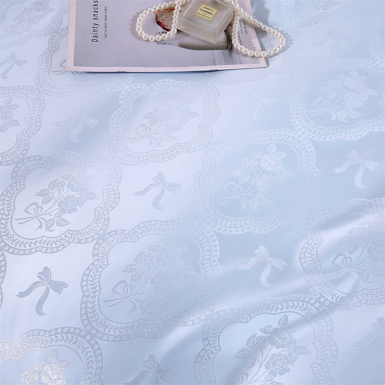 91家纺网 家纺一手货源 找家纺 提花大世界 2026新款轻奢法式蕾丝花边款丝滑水洗真丝天丝提花床单床笠床盖四件套 洛丽塔之梦-冰蓝